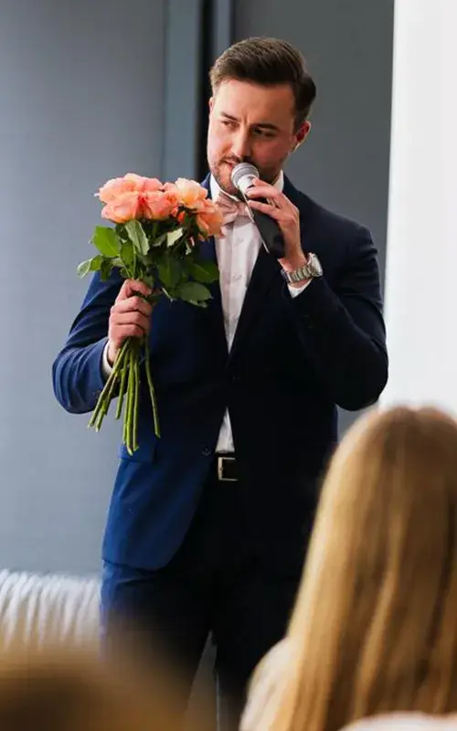 Glasbena skupina Kingsmen nastopa na porokah – rock, pop rock, funk in swing.